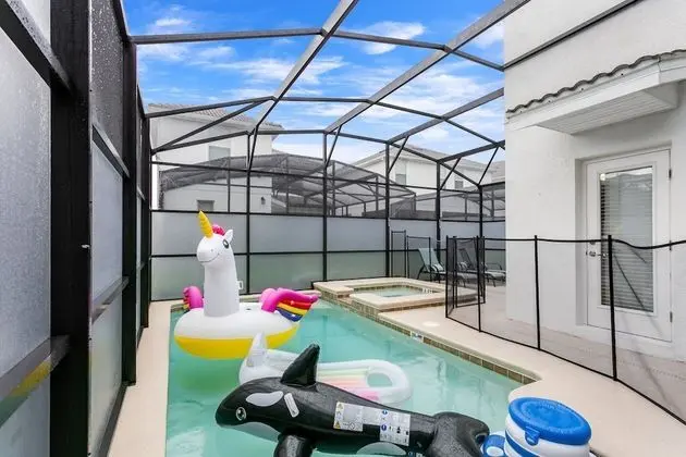 Villa (Amazing Storey Lake 5  Bedroom 5 Bath)