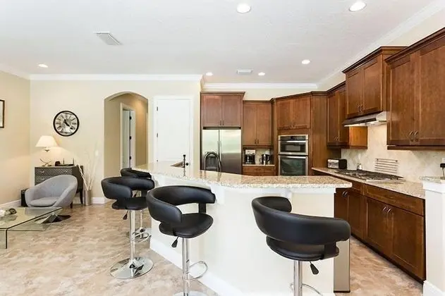 Villa (Exceptional 5 Bedroom Property On Reu)