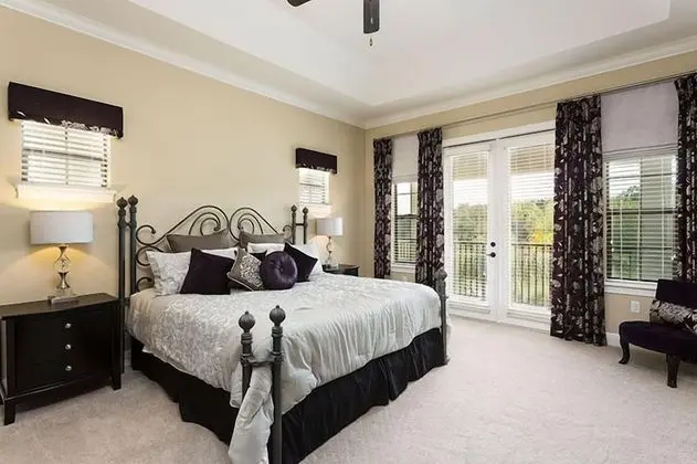 Villa (Exceptional 5 Bedroom Property On Reu)
