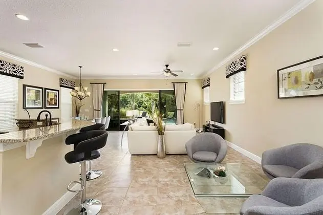 Villa (Exceptional 5 Bedroom Property On Reu)