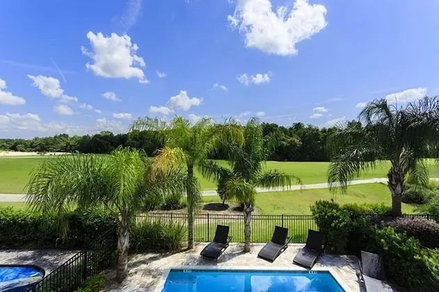 Villa (Exceptional 5 Bedroom Property On Reu)
