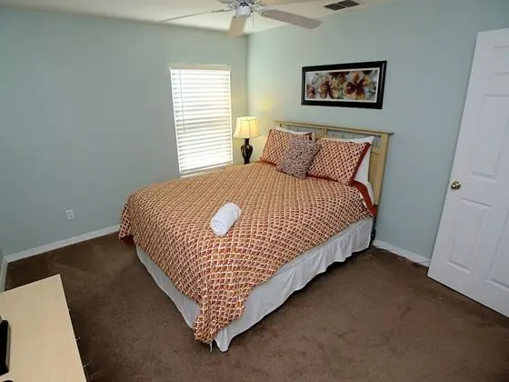 Ev (5 BED POOL HOME ON GOLF COURSE (334))