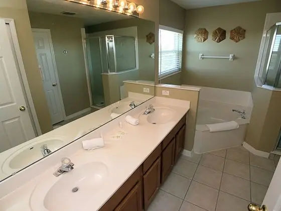 Ev (5 BED POOL HOME ON GOLF COURSE (334))