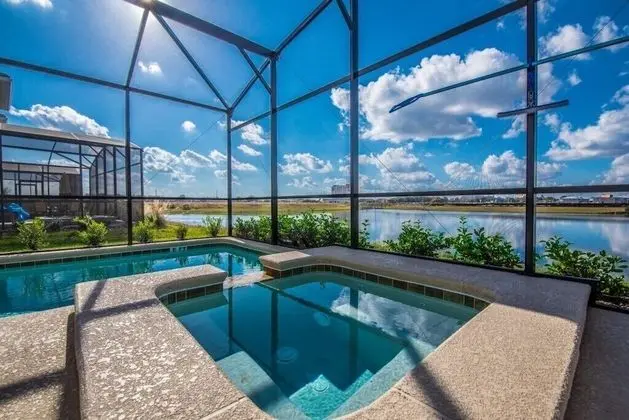 Villa (Brand New 5 bedroom Private Pool Stor)