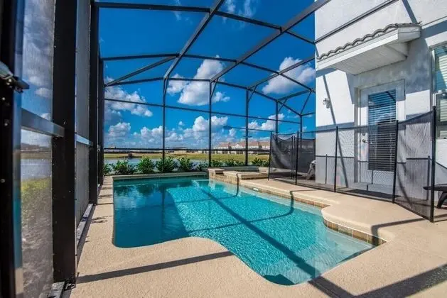 Villa (Brand New 5 bedroom Private Pool Stor)
