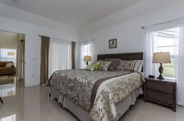 Villa (5 bedroom 3.5 bathroom pool villas)