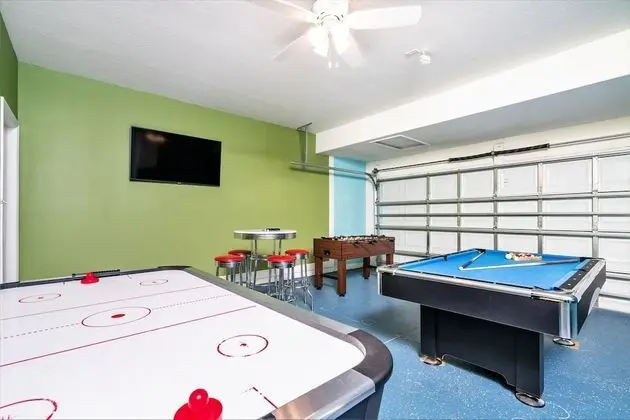 Villa (5243WWW The Ultimate 5 Bedroom 5 Bath)
