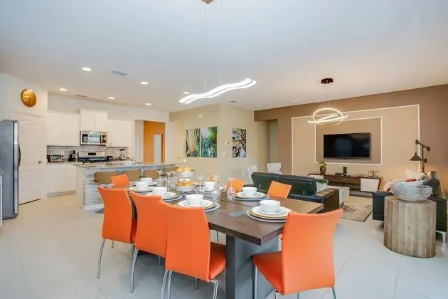 Villa (6091BROADOAK)