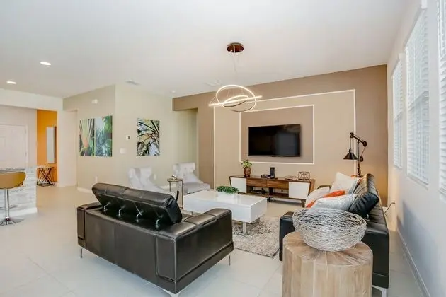 Villa (6091BROADOAK)