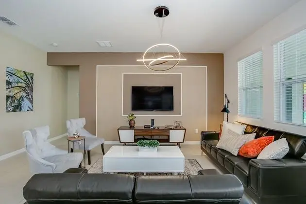 Villa (6091BROADOAK)
