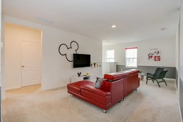 Villa (6091BROADOAK)