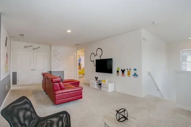 Villa (6091BROADOAK)