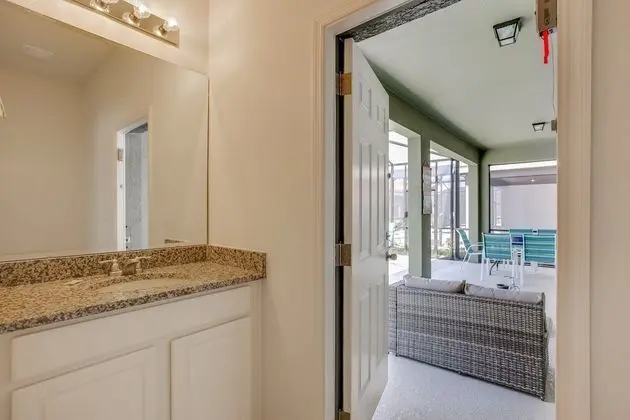 Villa (6091BROADOAK)