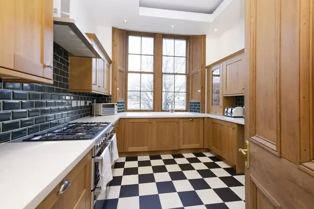 Apart Daire (5 Bedrooms)
