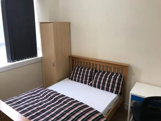 Ev, Birden Çok Yatak, Sigara İçilmez