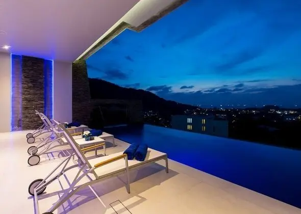Grand Villa