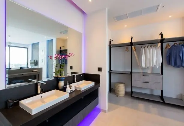 Grand Villa