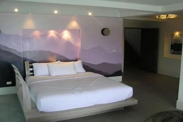 5-Bedroom  (Not Incl.Electricity)