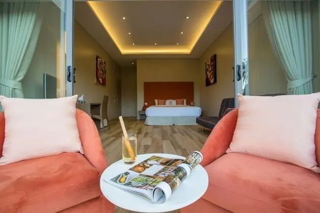 Luxury Villa, 5 Yatak Odası, Kısmi Deniz Manzaralı, Plaj Kenarı