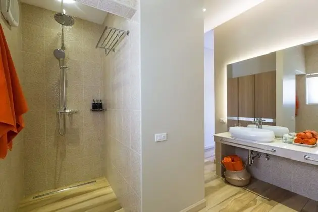 Luxury Villa, 5 Yatak Odası, Kısmi Deniz Manzaralı, Plaj Kenarı