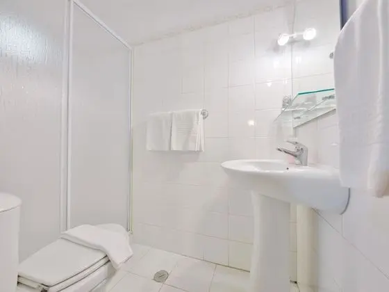 Üç Kişilik Oda, Özel Banyo