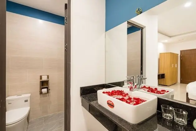 Deluxe Tek Büyük veya İki Ayrı Yataklı Oda (with window)