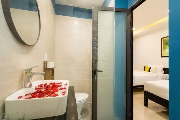 Deluxe Tek Büyük veya İki Ayrı Yataklı Oda (with window)