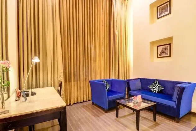 Club Tek Büyük veya İki Ayrı Yataklı Oda