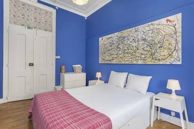 Tek Büyük Yataklı Oda, Ortak Banyo