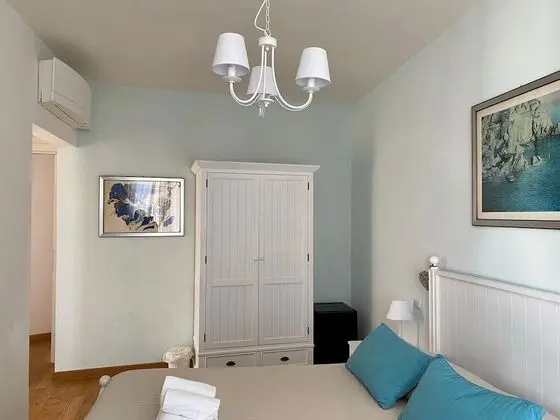 Tek Büyük Yataklı Oda, Deniz Manzaralı (Newport)