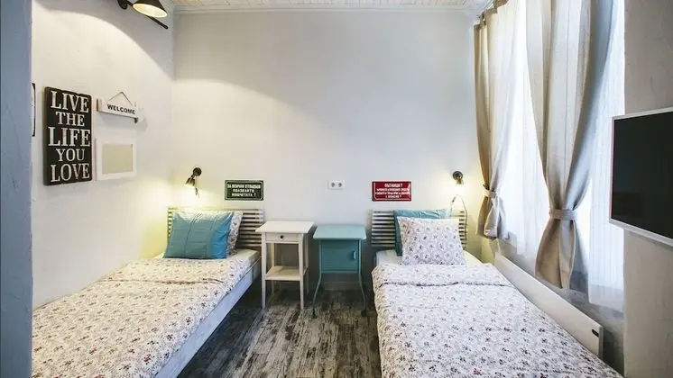 Tek Büyük Yataklı Oda, Ortak Banyo
