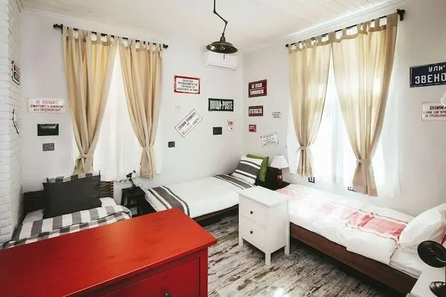 Üç Kişilik Oda, Ortak Banyo