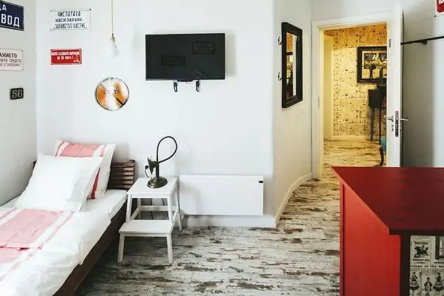 Üç Kişilik Oda, Ortak Banyo