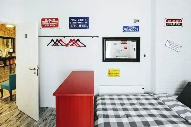 Üç Kişilik Oda, Ortak Banyo
