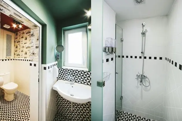 Üç Kişilik Oda, Ortak Banyo