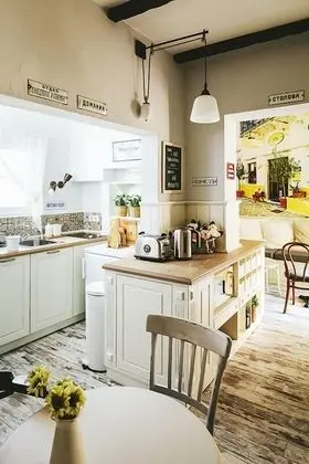 Üç Kişilik Oda, Ortak Banyo