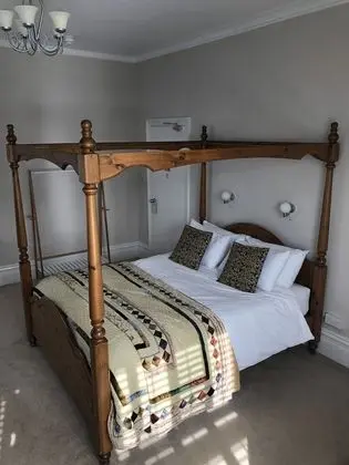 Superior Tek Büyük Yataklı Oda (Corfe)