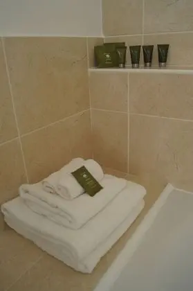 Superior Tek Büyük Yataklı Oda (Corfe)