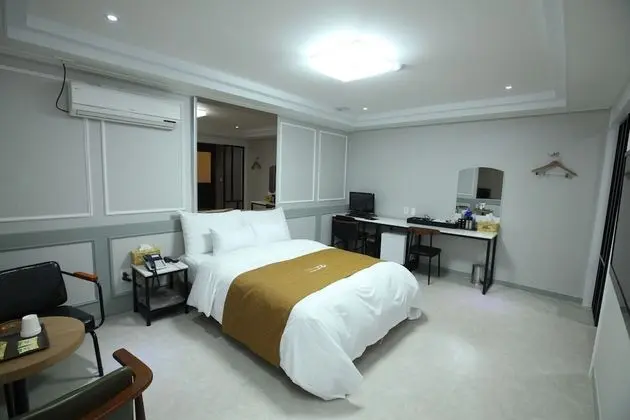 Deluxe Tek Büyük Yataklı Oda