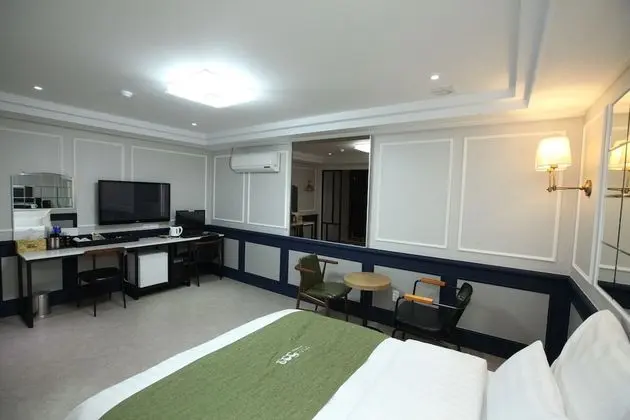 Deluxe Tek Büyük Yataklı Oda