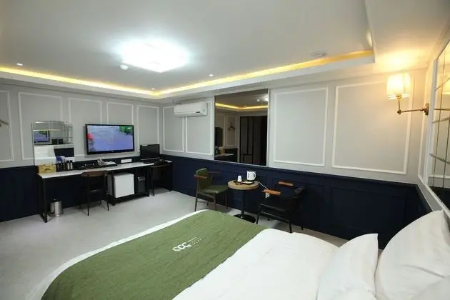 Deluxe Tek Büyük Yataklı Oda