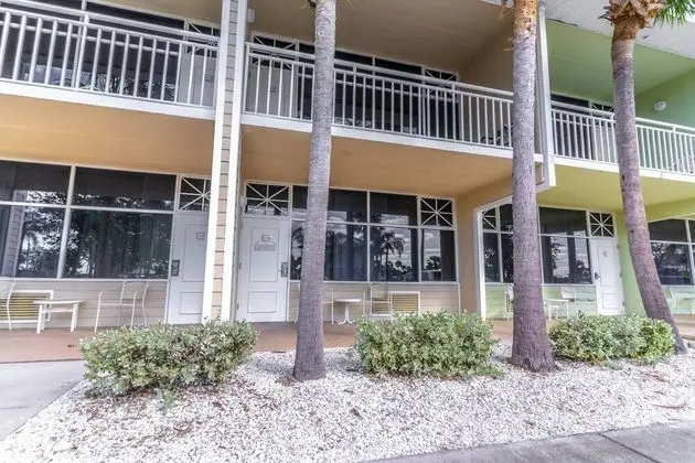 Oda (506 Little Harbor Inn)