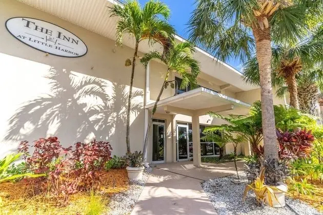 Oda (506 Little Harbor Inn)