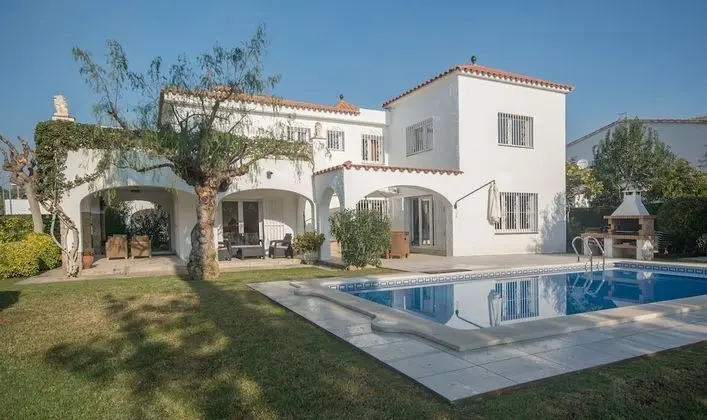 Villa, 4 Yatak Odası, Kişiye Özel Havuzlu