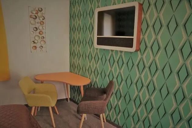Tek Büyük Yataklı Oda (Motel Room)