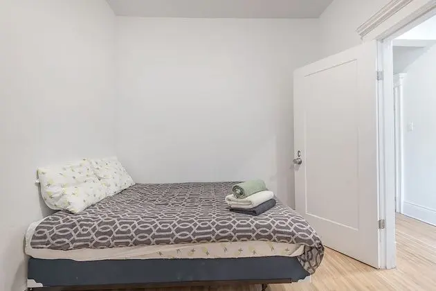 Tek Büyük Yataklı Oda, 1 Çift Kişilik Yatak