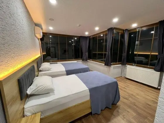 Triple, Dere ve Orman Manzaralı, Balkonlu