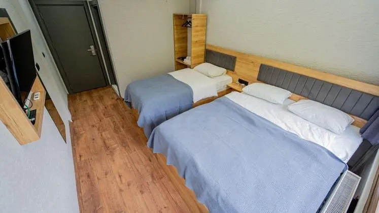 Triple, Dere ve Orman Manzaralı, Balkonlu
