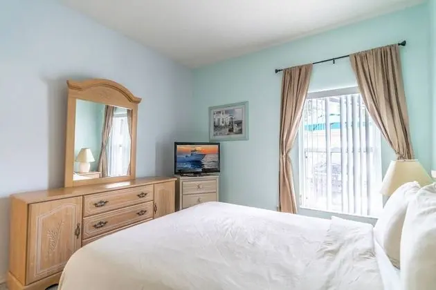 Ev (544 Fairways Lake Estate)