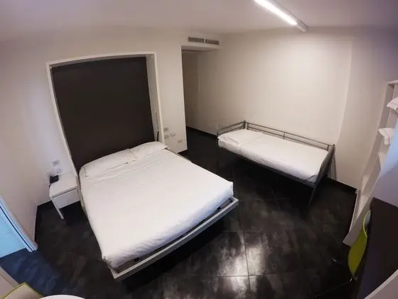 Üç Kişilik Oda